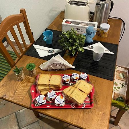 מנדלו דל לאריו La Casa Nei Vicoli: In Centro A Due Passi Dal Lago מראה חיצוני תמונה